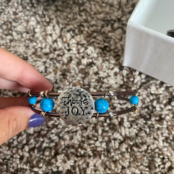 "Choose Joy" Beaded Bracelet - Picture 5 of 9